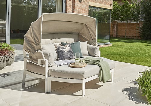 Handpicked Titchwell Outdoor Day Bed White