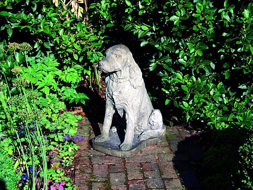 Spaniel Garden Statue