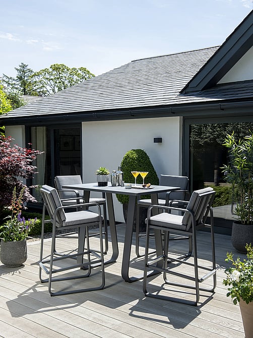 Handpicked Babingley 4 Seat Outdoor Bar Set
