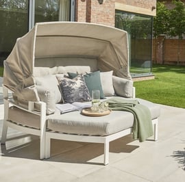 Handpicked Titchwell Outdoor Day Bed White