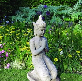 Kneeling Buddha Statue