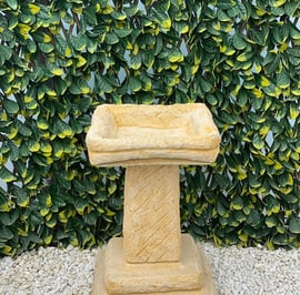 Egton Birdbath in Sandstone