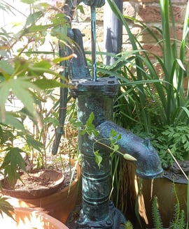 Cast Iron Hand Water Pump Garden Ornament
