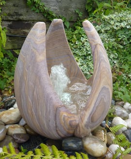 Large Babbling Lily Rainbow Sandstone Water Feature