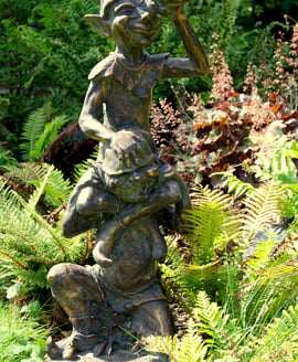 Pixie on Shoulders Garden Ornament – Aged Verde