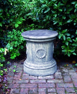 Round Laurel Plinth Garden Pedestal
