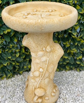 English Rose Birdbath in Sandstone