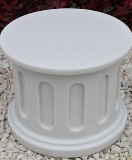 Medium Round Garden Ornament Plinth in White