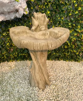 Nuthatch Birdbath in Stone