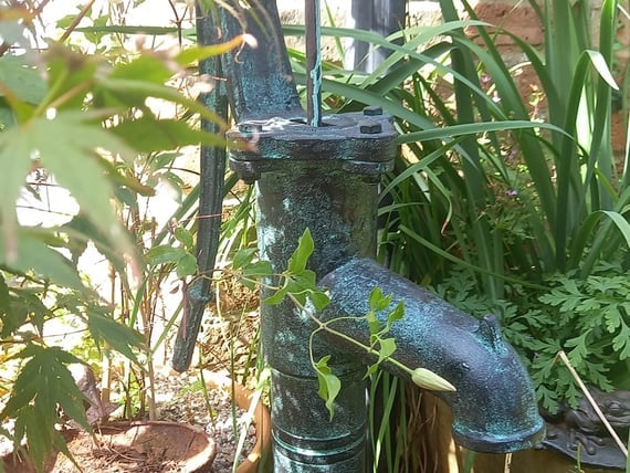 Cast Iron Hand Water Pump Garden Ornament