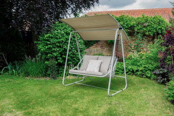 Norfolk Collection Stamford Rattan Swing Lifestyle C