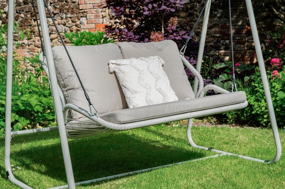 Norfolk Collection Stamford Rattan Swing Lifestyle D