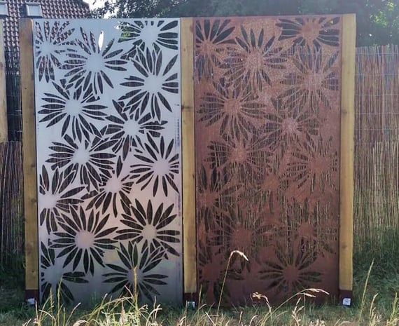 Daisy Decorative Garden Screen Art