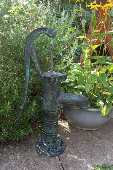 Water Pump Cast Iron Garden Statue