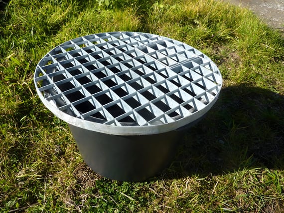 52cm Plastic Garden Water Feature Reservoir with Grid