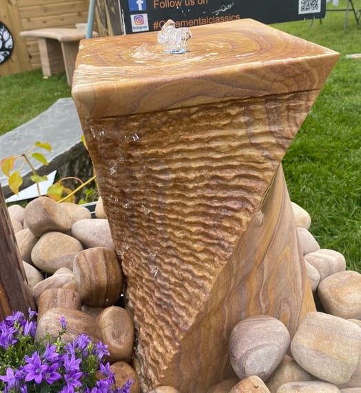 Chubby Twisted Column Water Feature