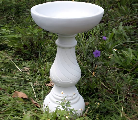 Georgian Bird Bath in White
