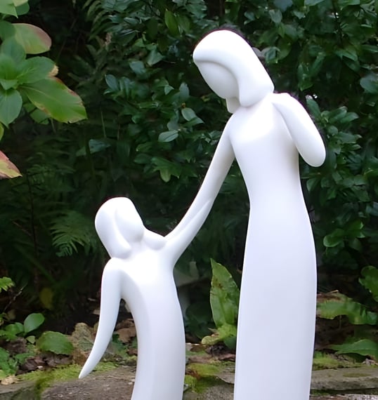 Circle of Love Garden Statue