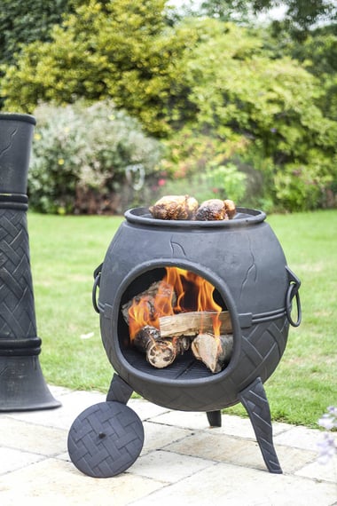 Mega Cast Iron Chimenea BBQ