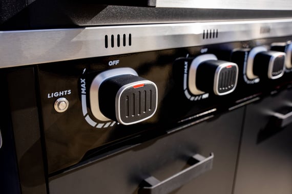 Norfolk Grills Infinity 5 Burner Gas Barbecue Grill Controls