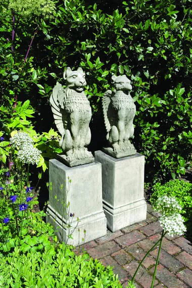 Vienna Stone Garden Pedestal in cast stone
