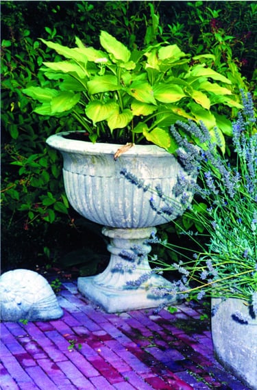 Chelsea Stone Garden Vase in cast stone