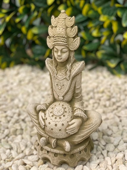 Sitting Princess Stone Garden Ornament original product photo