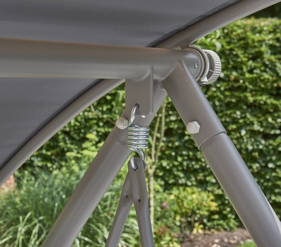 Newmarket Carbon Swing Seat Detail 02