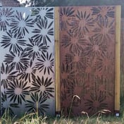 Daisy Decorative Garden Screen Art