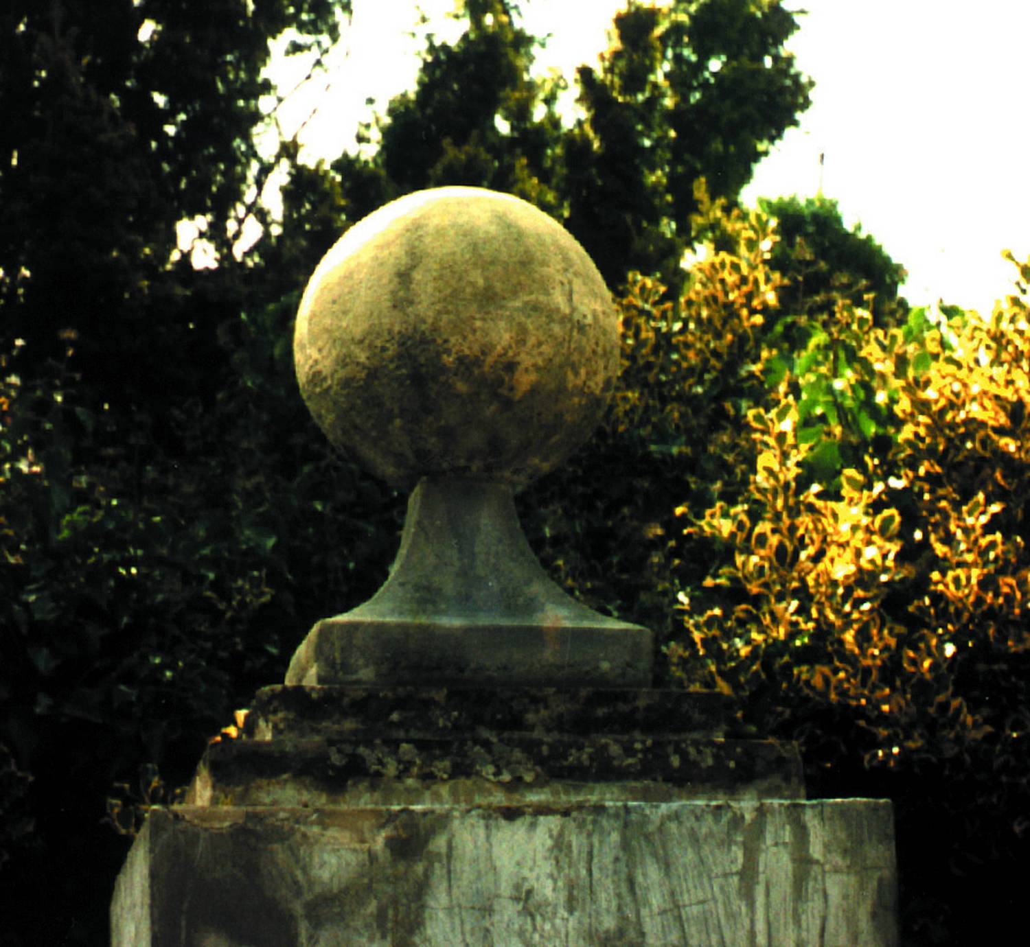Large Ball on Base Stone Garden Finial