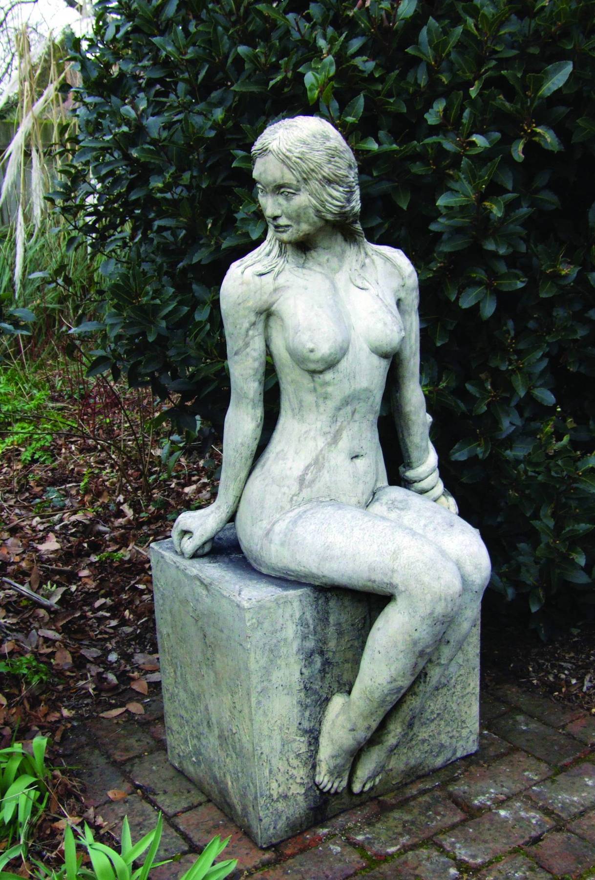 Eve Naked Garden Statue