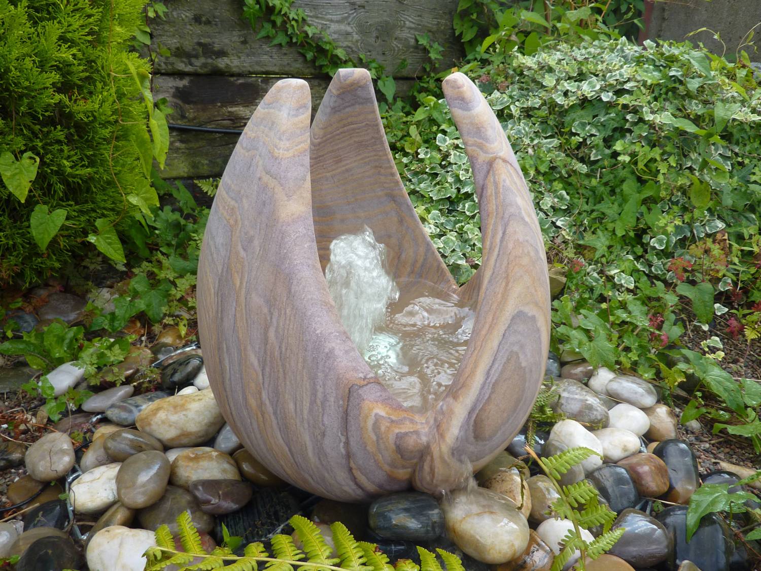 Medium Babbling Lily Rainbow Sandstone Water Feature