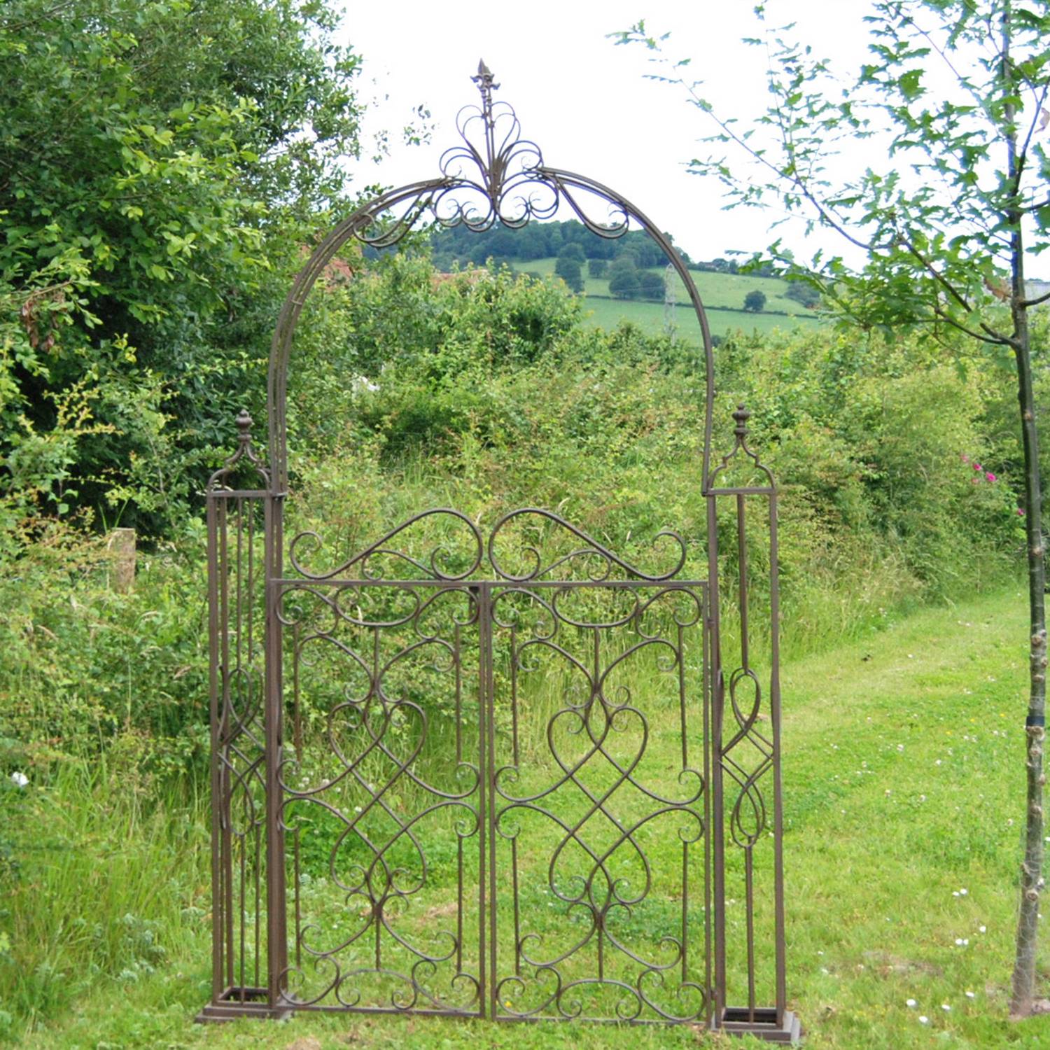 Heritage Metal Garden Arch with Gates